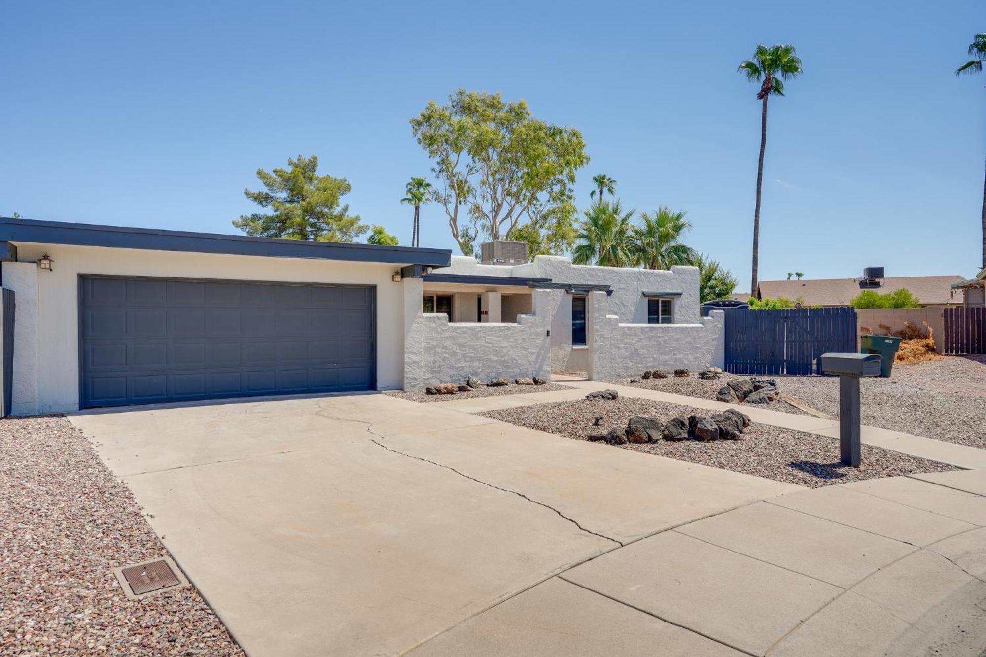 Phoenix Home With Pool About 10 Mi To Camelback Mtn Eksteriør billede
