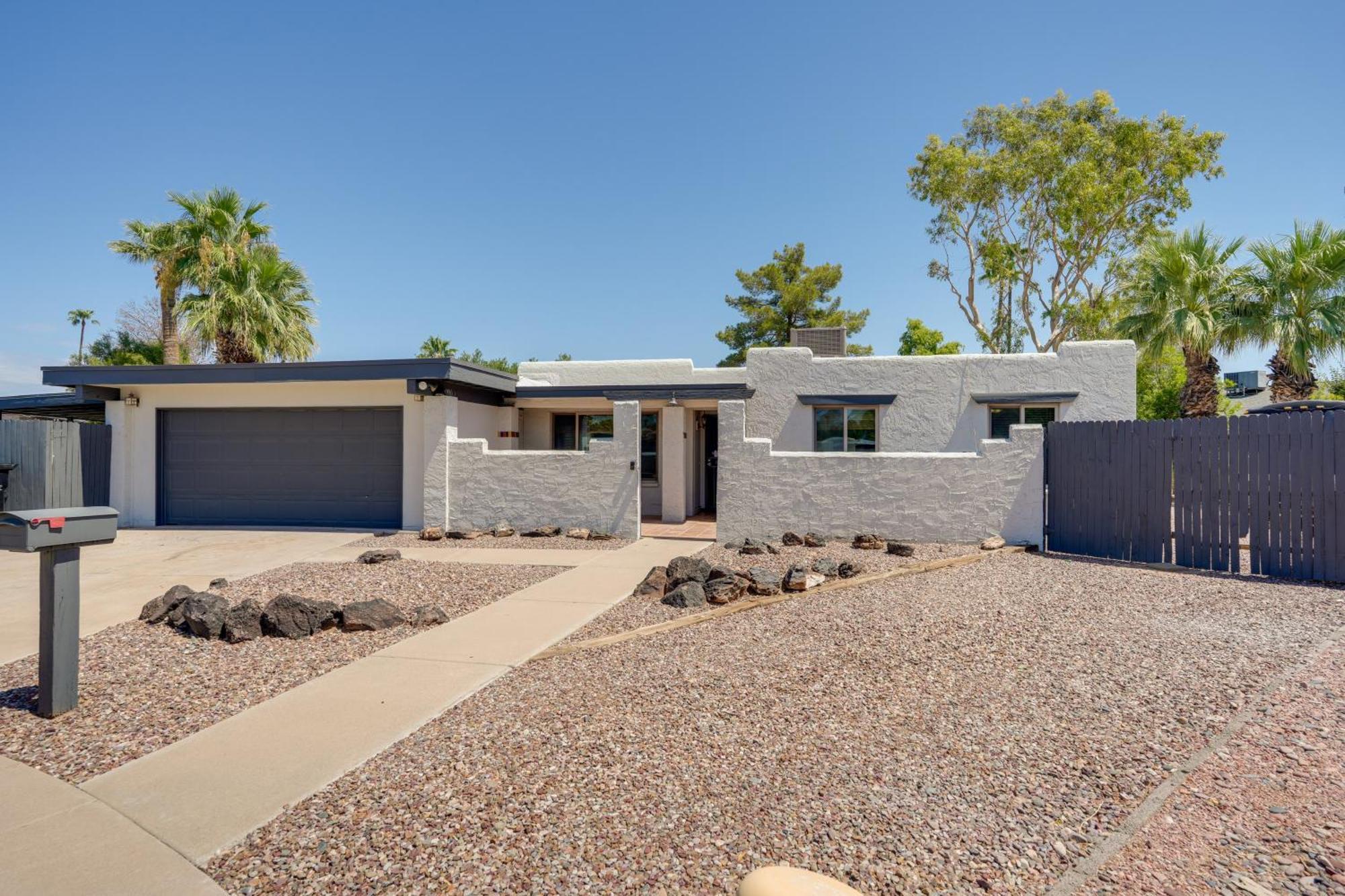 Phoenix Home With Pool About 10 Mi To Camelback Mtn Eksteriør billede